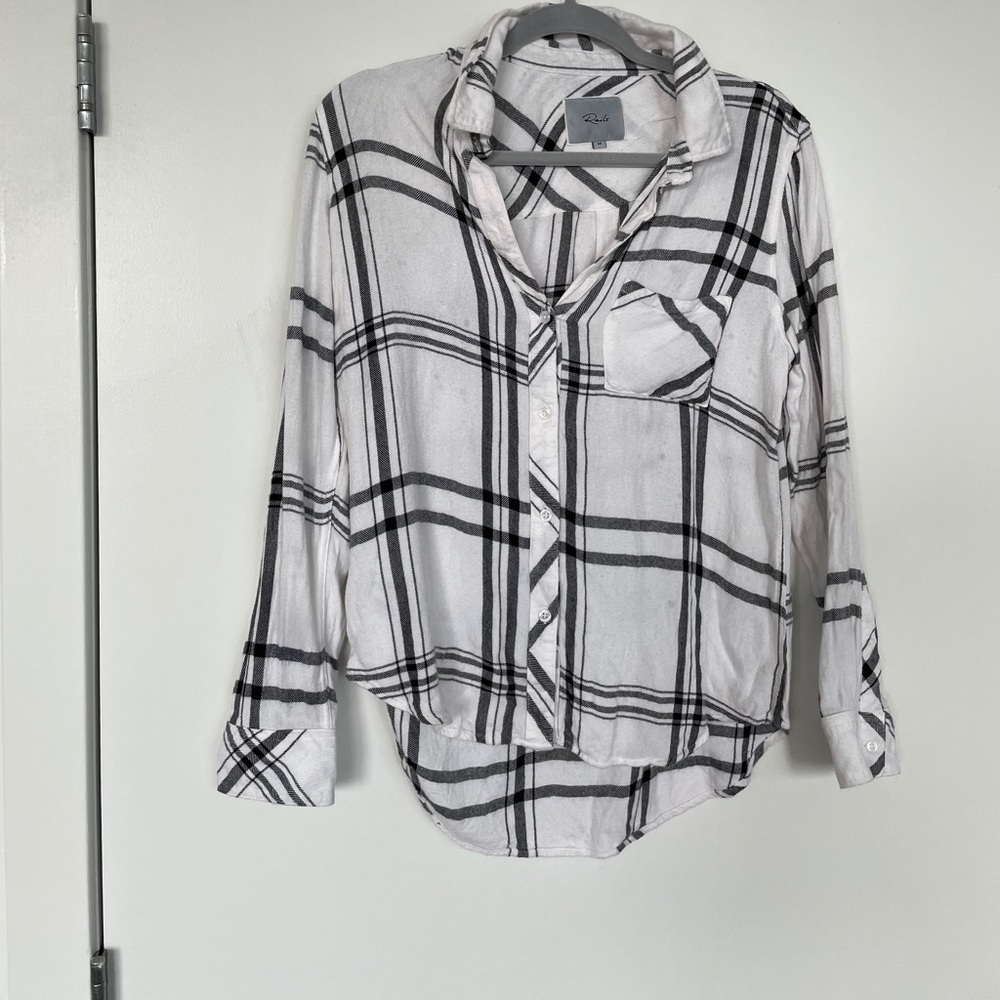 RAILS BLACK AND WHITE PLAID BUTTON DOWN SIZE M
